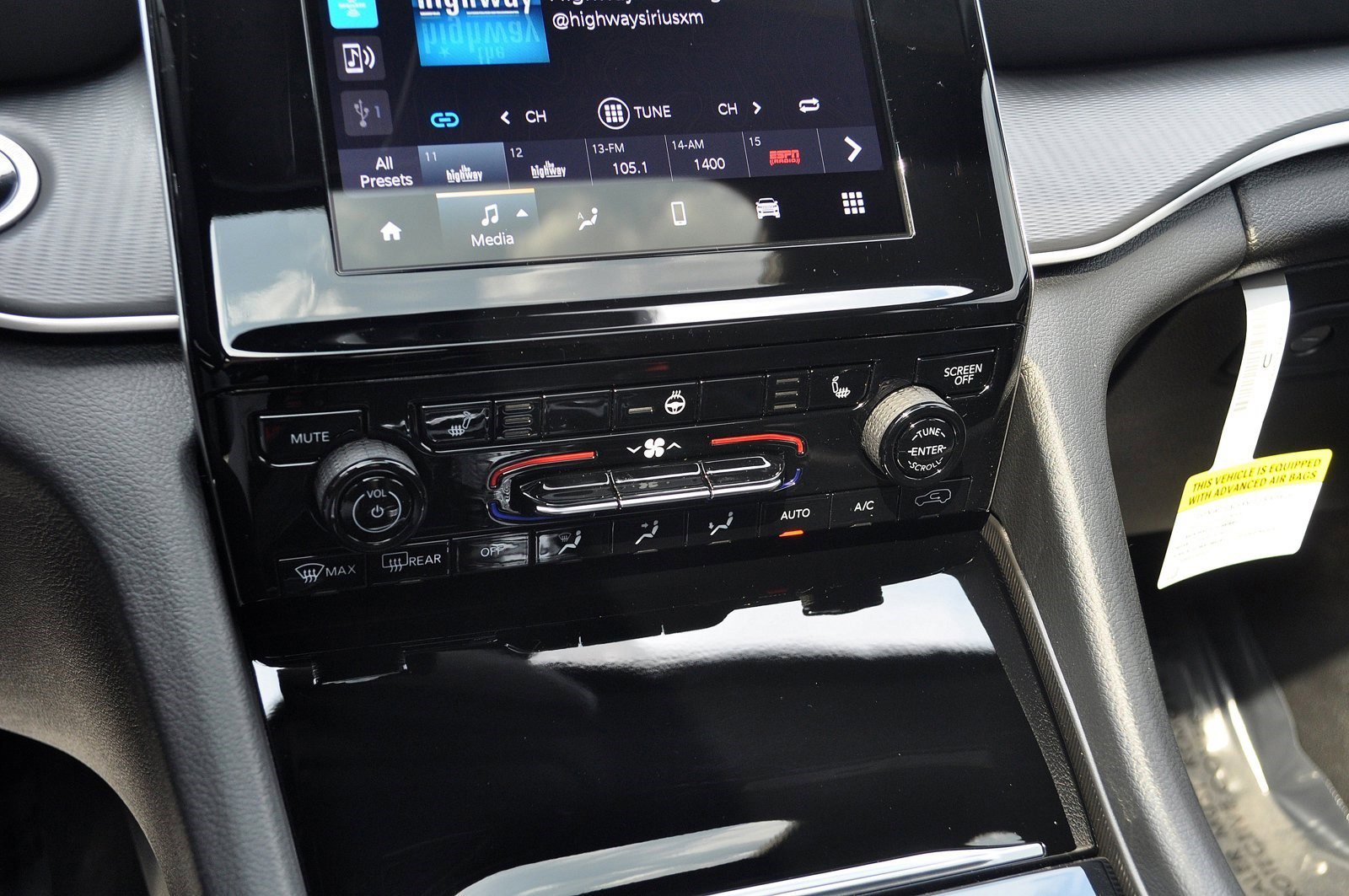 Used 2023 Jeep Grand Cherokee Altitude image 18