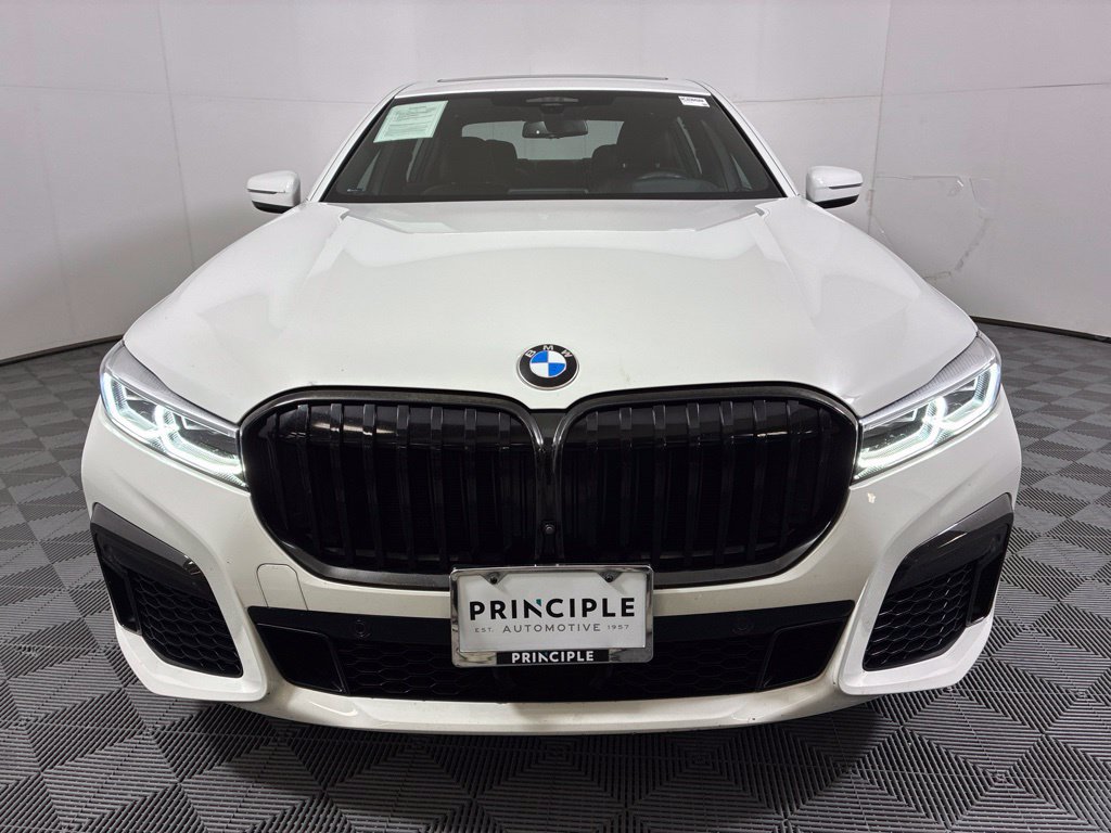 Used 2022 BMW 750i xDrive w/ Luxury Rear Seating Package AWD/4WD image 3