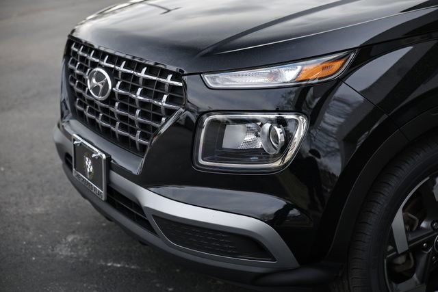 Used 2024 Hyundai Venue SEL image 12