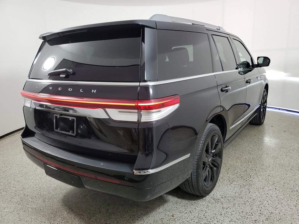 Used 2022 Lincoln Navigator Reserve w/ Monochromatic Package RWD image 5