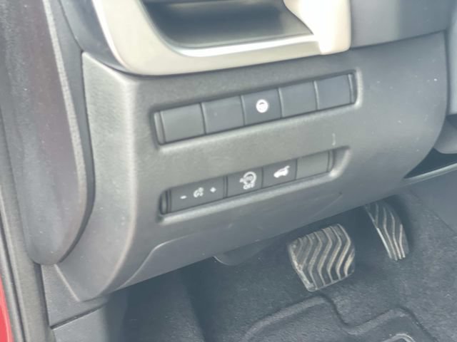 Used 2025 Nissan Rogue SV AWD/4WD image 18