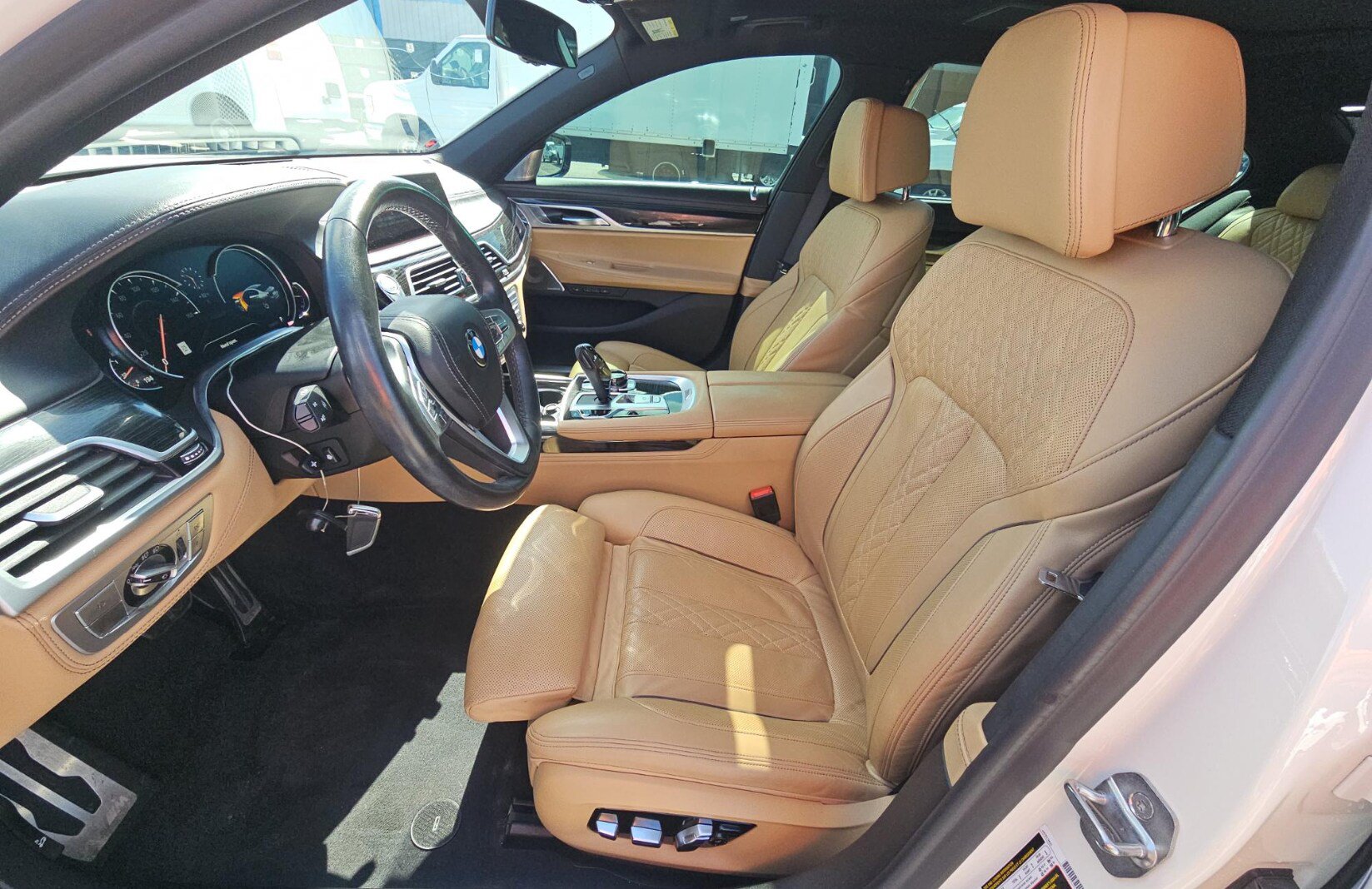Used 2019 BMW 750i w/ Executive Package RWD image 4