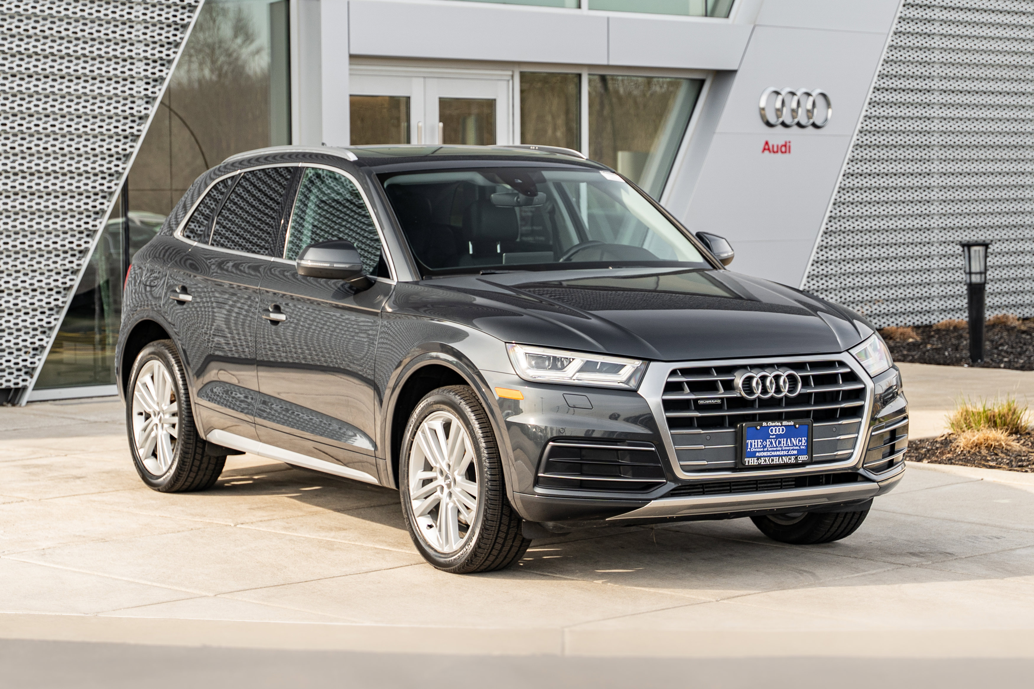 Used 2019 Audi Q5 2.0T Premium Plus w/ Premium Plus Package image 2