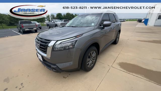 Used 2024 Nissan Pathfinder SV FWD image 4