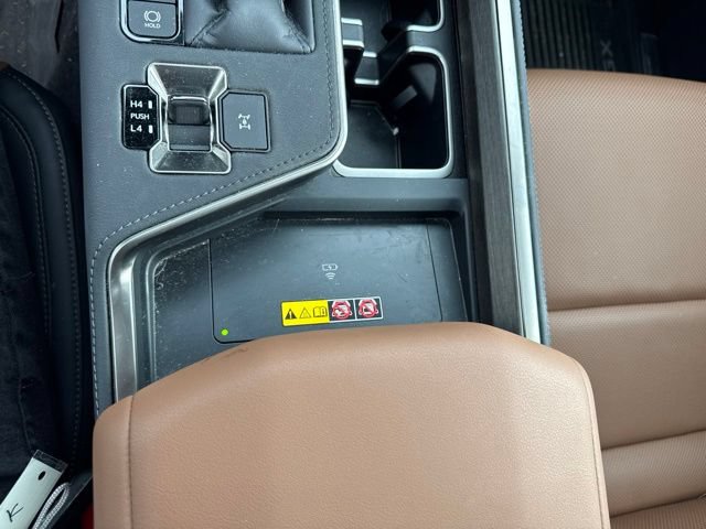 Used 2025 Lexus GX 550 w/ Accessory Package (2T) AWD/4WD image 21