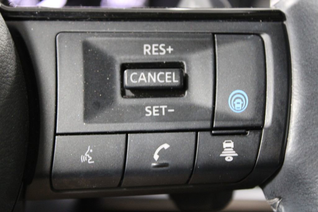 Used 2025 Nissan Pathfinder SL image 27