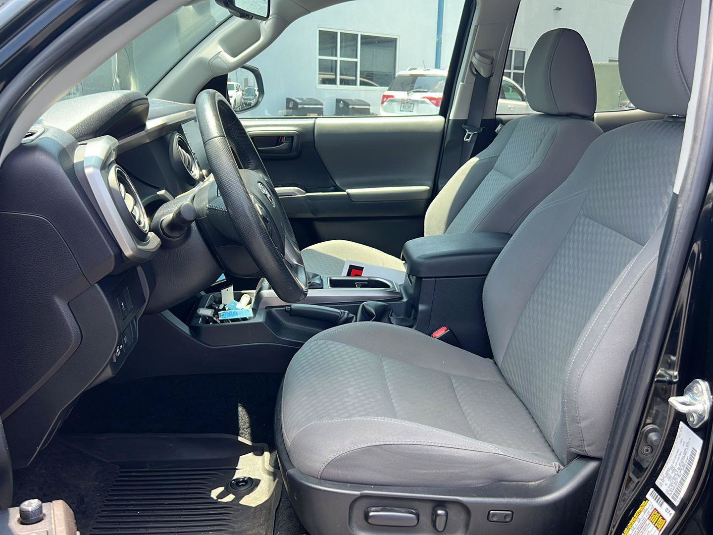 Used 2022 Toyota Tacoma SR5 RWD image 9