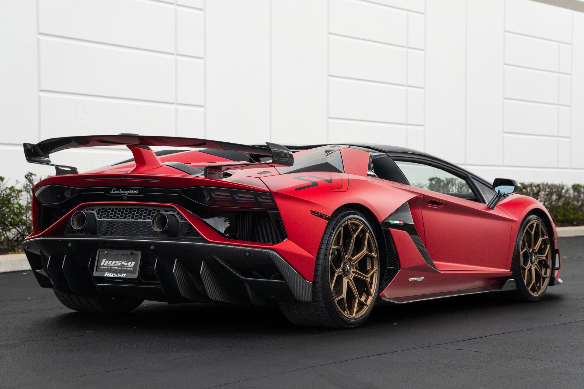 Used 2021 Lamborghini Aventador SVJ AWD/4WD image 3