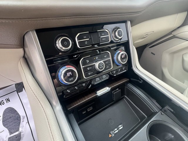 Used 2021 GMC Yukon XL Denali w/ Denali Premium Package image 17