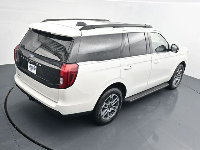 Certified 2025 Ford Expedition Active AWD/4WD image 31