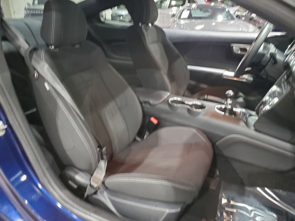 Used 2019 Ford Mustang EcoBoost image 13