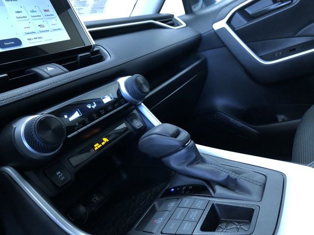 Certified 2025 Toyota RAV4 LE image 29