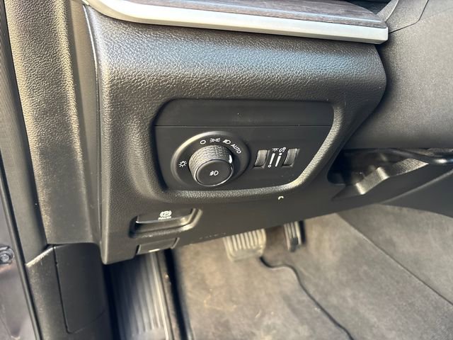 Used 2022 Jeep Grand Cherokee L Limited image 16