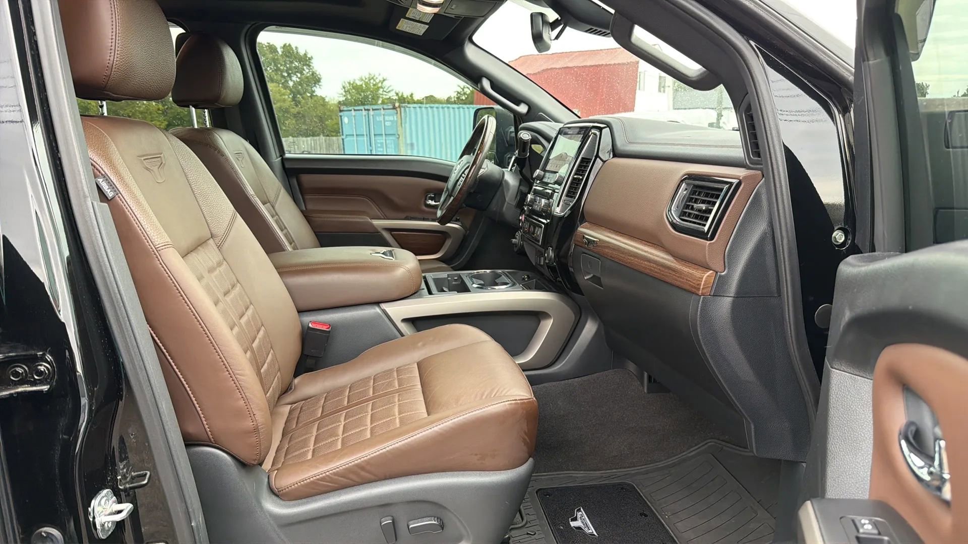 Used 2021 Nissan Titan Platinum Reserve w/ Moonroof Package image 15