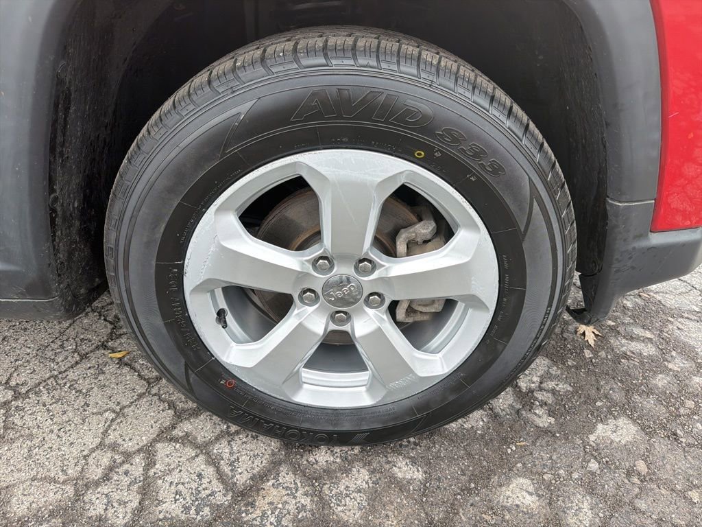 Certified 2021 Jeep Compass Latitude image 33