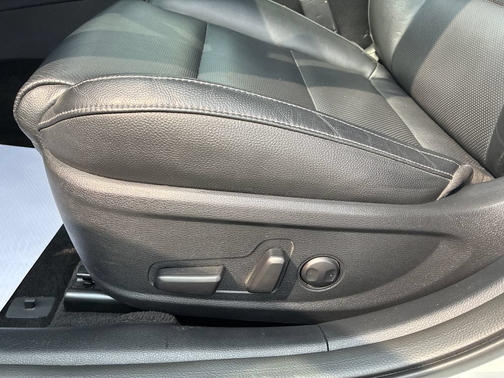 Used 2019 Kia Cadenza Technology FWD image 10