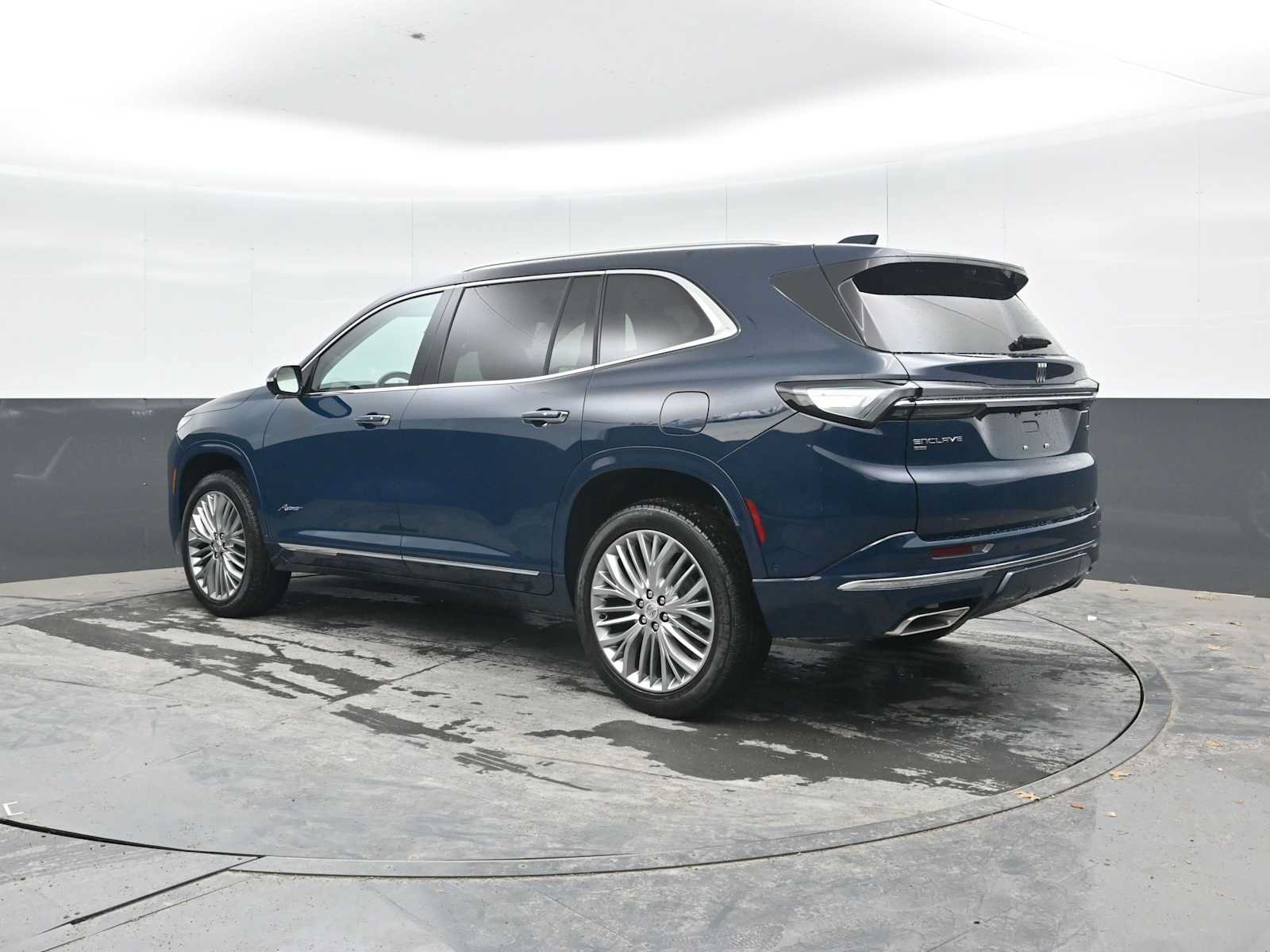 New 2027 Buick Enclave Avenir AWD/4WD image 2