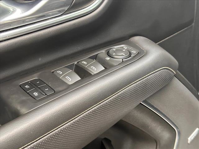 Used 2023 GMC Yukon XL SLT image 18