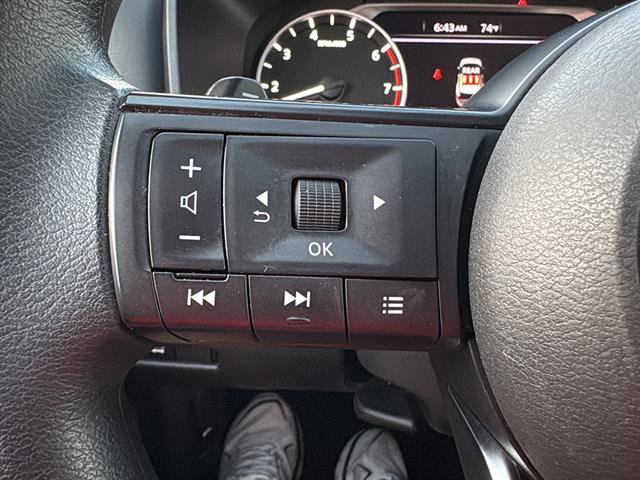 Used 2024 Nissan Rogue SV image 38