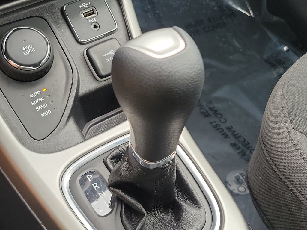 Used 2019 Jeep Compass Sport w/ Cold Weather Group AWD/4WD image 28