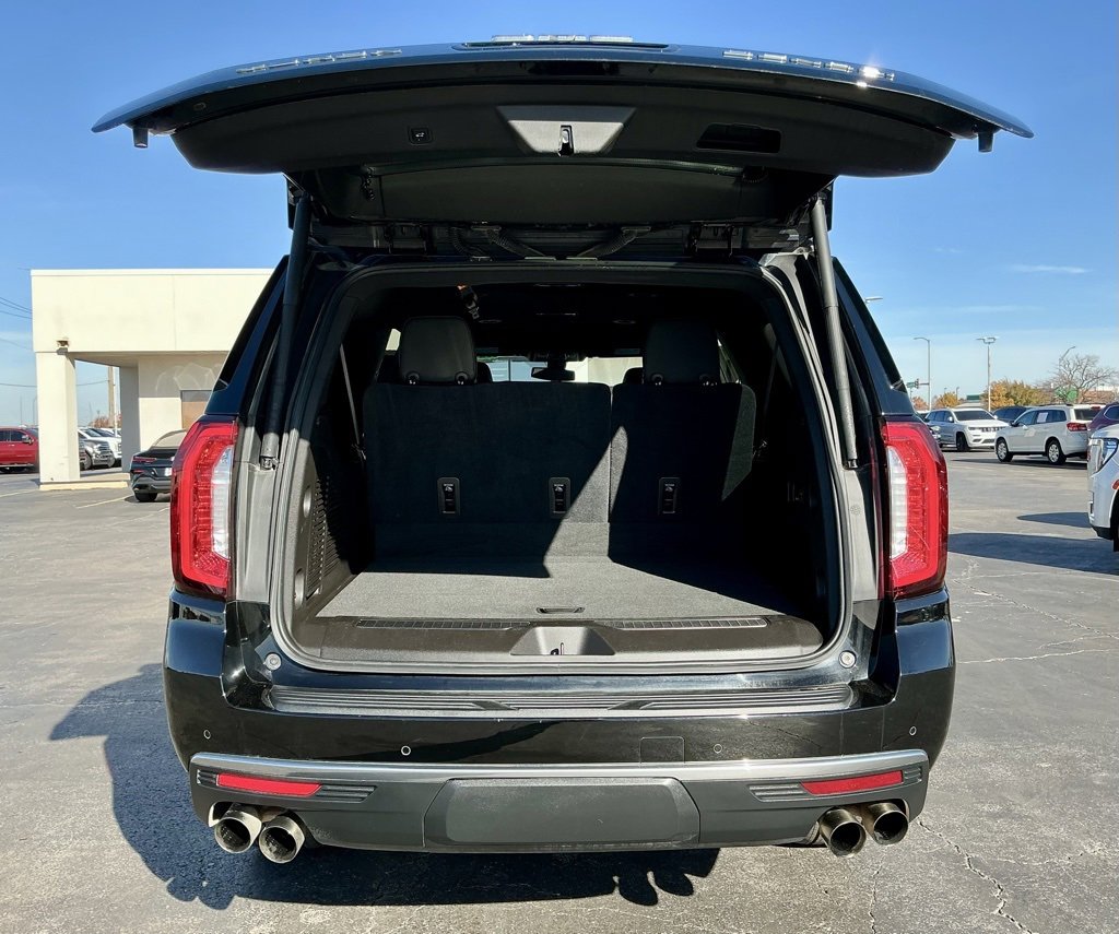 Used 2021 GMC Yukon XL Denali image 17