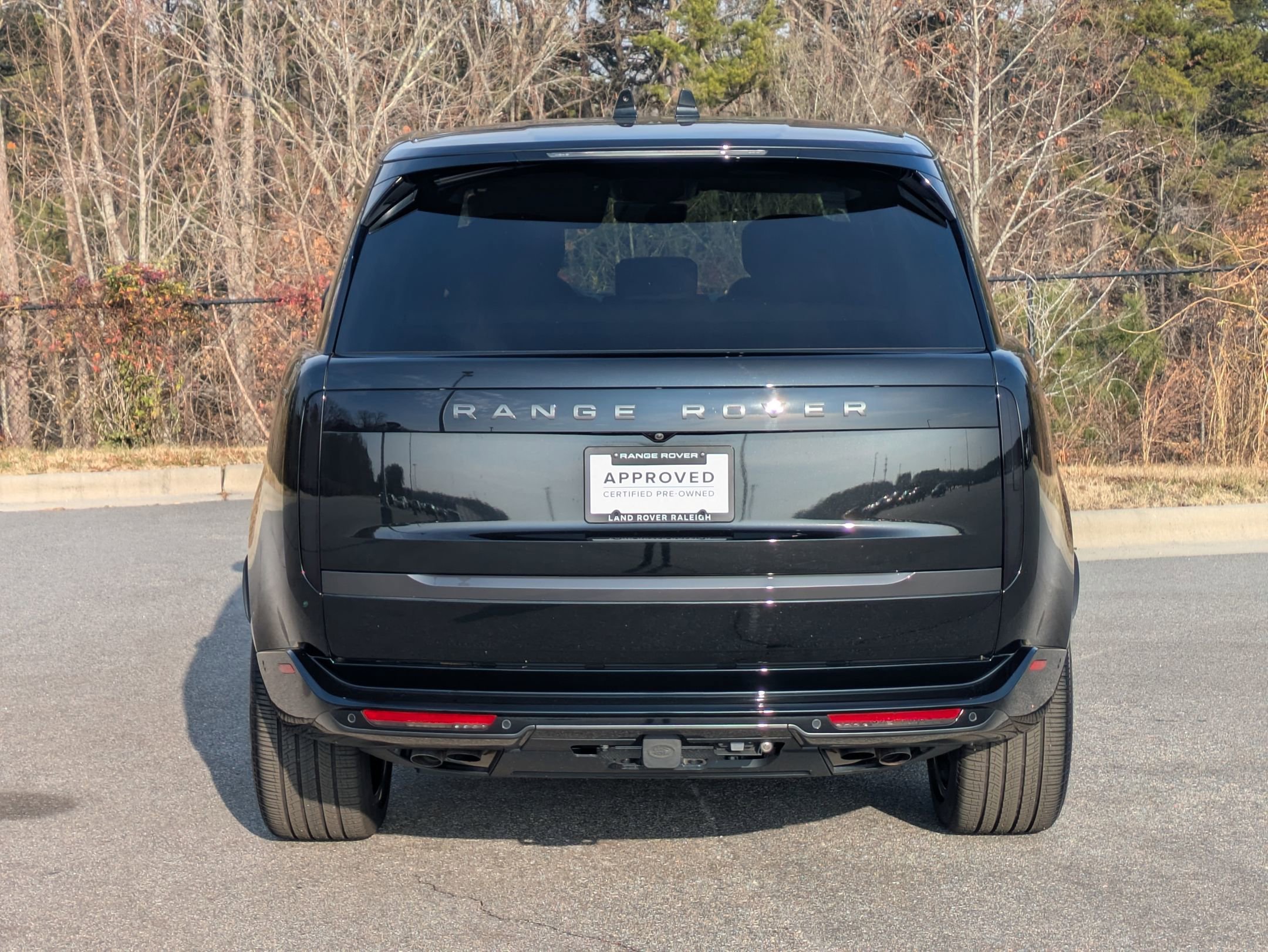 Used 2025 Land Rover Range Rover Long Wheelbase Autobiography image 6