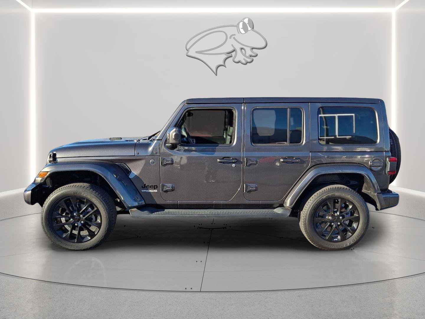 Used 2021 Jeep Wrangler Unlimited Sahara image 3