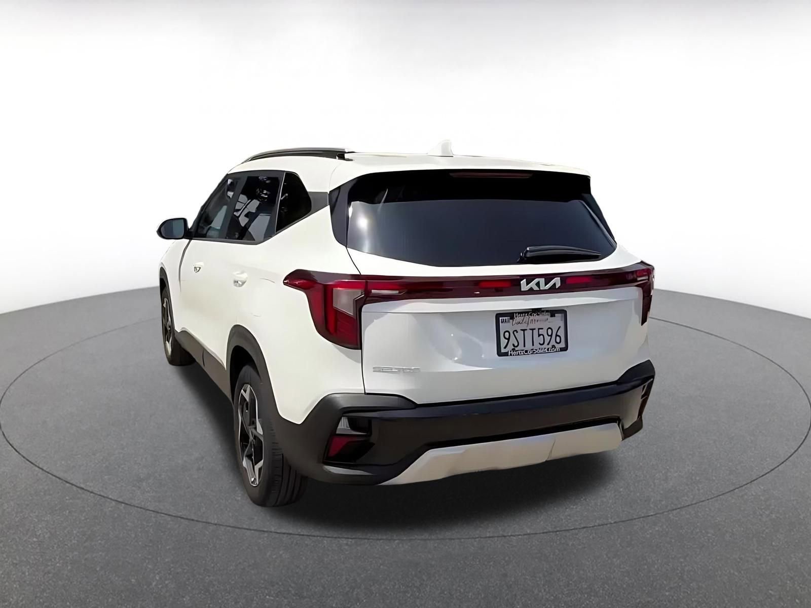 Used 2025 Kia Seltos S FWD image 11