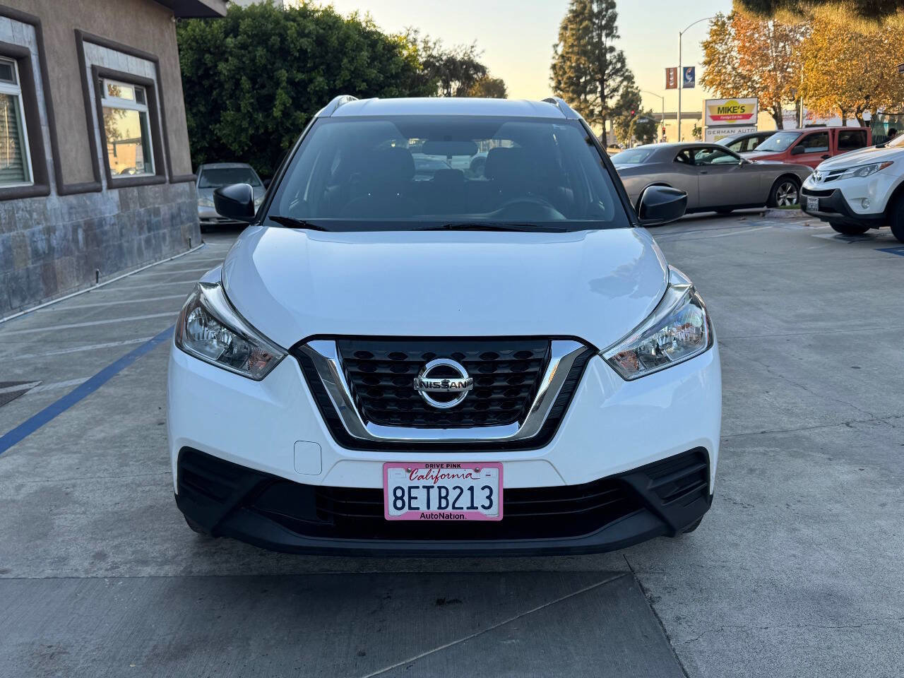 Used 2018 Nissan Kicks S image 3