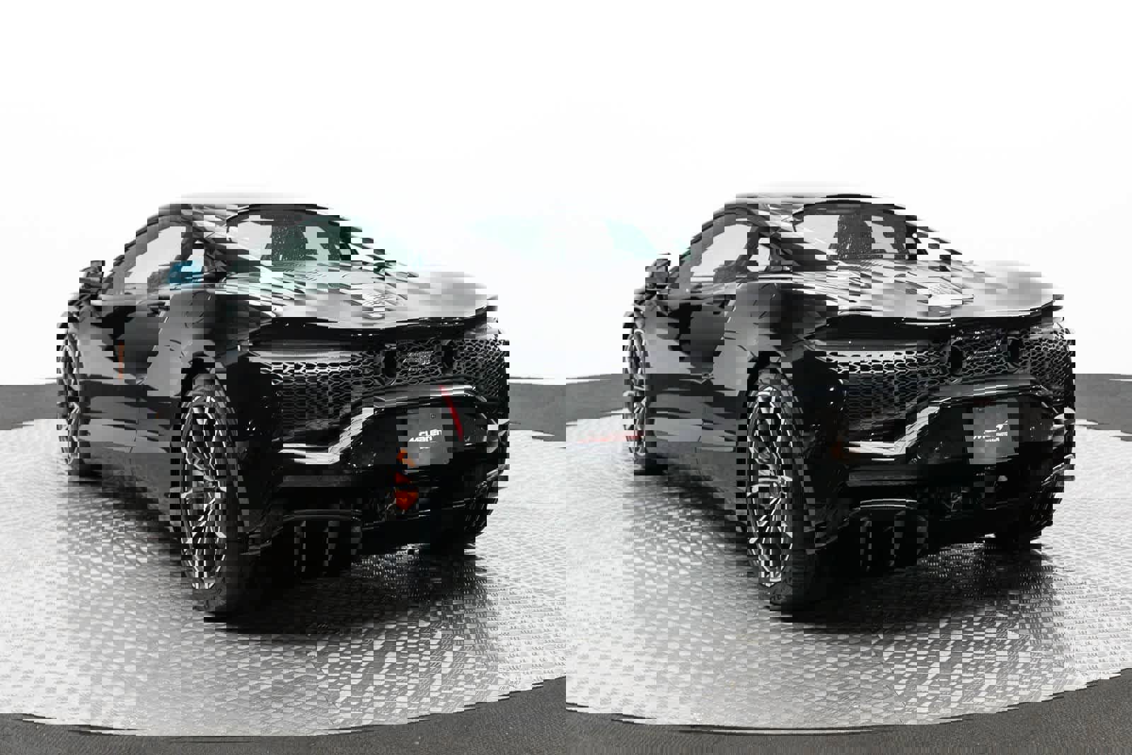 New 2023 McLaren Artura image 4