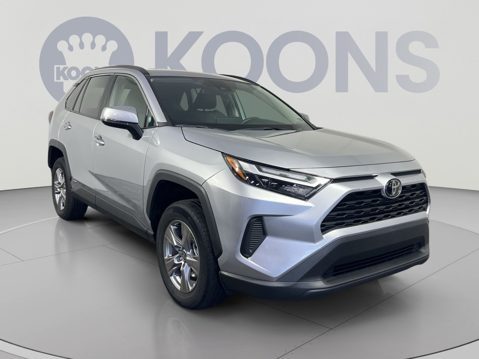 Used 2025 Toyota RAV4 XLE AWD/4WD image 10