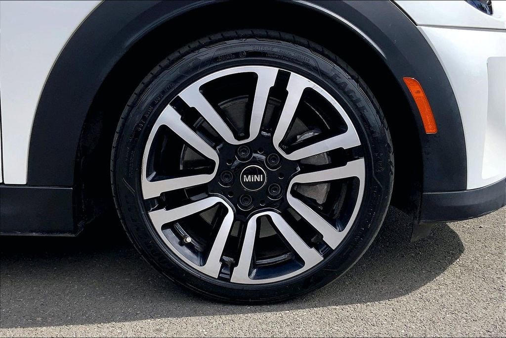 Certified 2023 MINI Cooper S w/ Signature Upholstery Package image 10