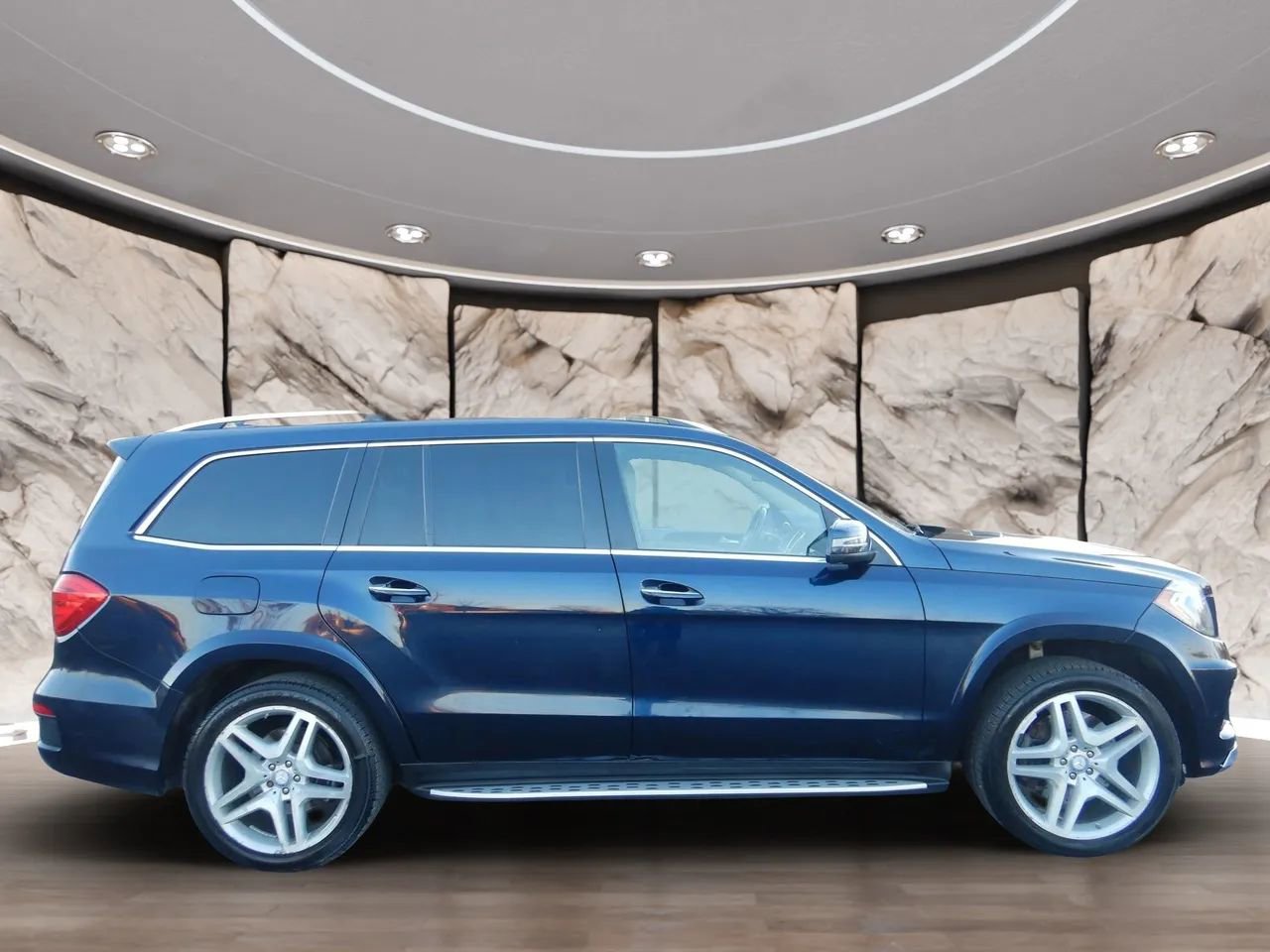 Used 2013 Mercedes-Benz GL 550 4MATIC image 5