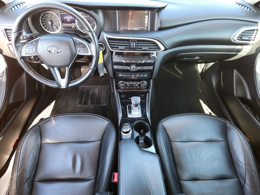 Used 2017 INFINITI QX30 Premium w/ Technology Package image 10