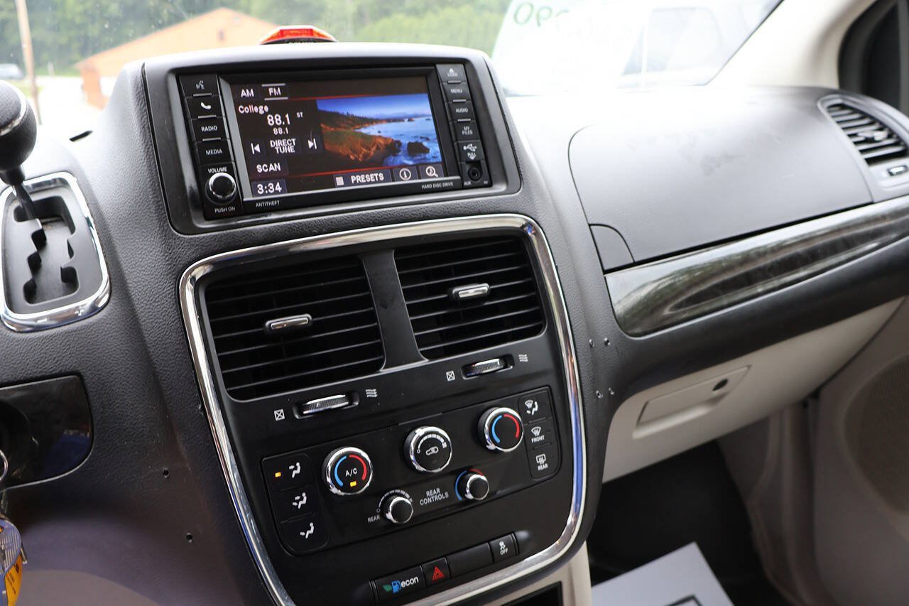 Used 2017 Dodge Grand Caravan SE w/ Power Window Group FWD image 27