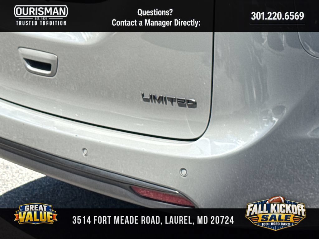 Used 2025 Chrysler Pacifica Limited FWD image 7