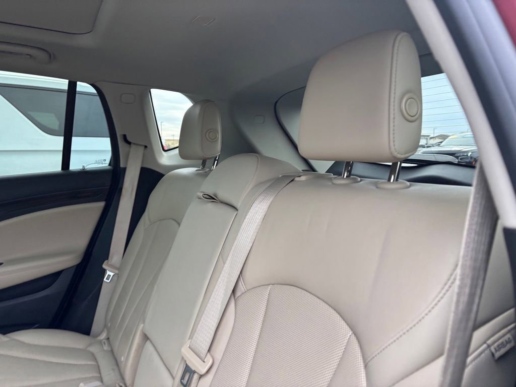 Used 2020 Buick Envision Premium w/ LPO, Cargo Package AWD/4WD image 27