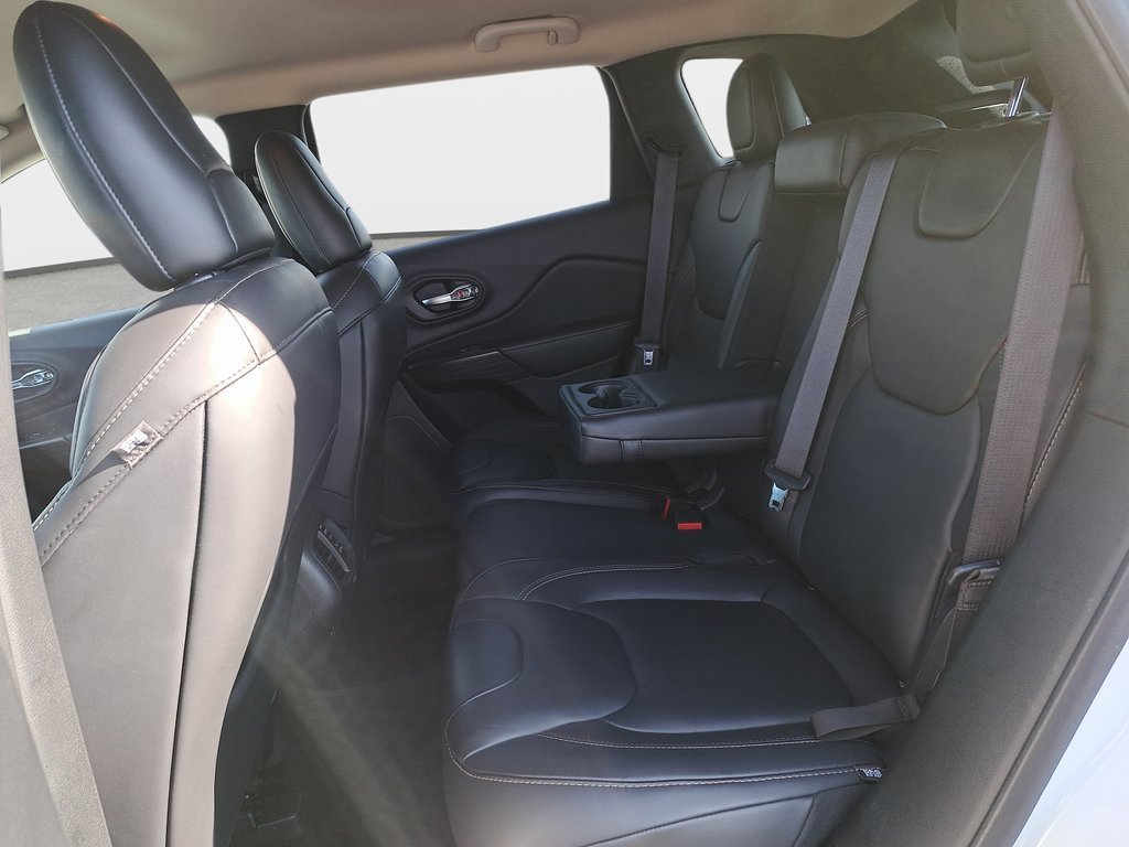 Used 2017 Jeep Cherokee Limited image 14