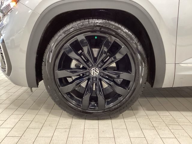 Used 2021 Volkswagen Atlas Cross Sport SEL R-Line AWD/4WD image 22
