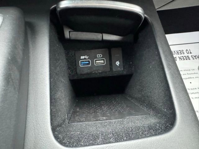 Used 2025 Genesis GV70 2.5T image 33