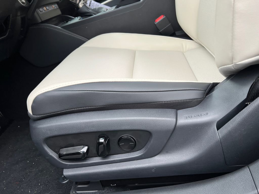 New 2025 Lexus ES 350 w/ Premium Package image 13