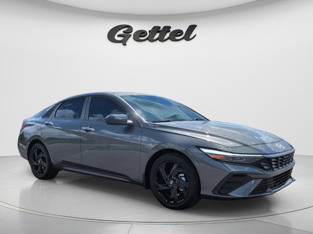 Certified 2026 Hyundai Elantra Sport FWD image 3