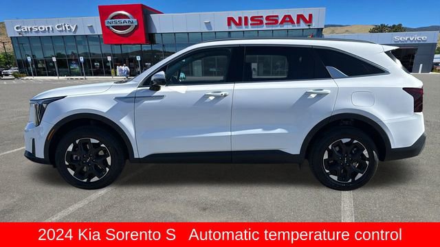 Used 2024 Kia Sorento S image 6