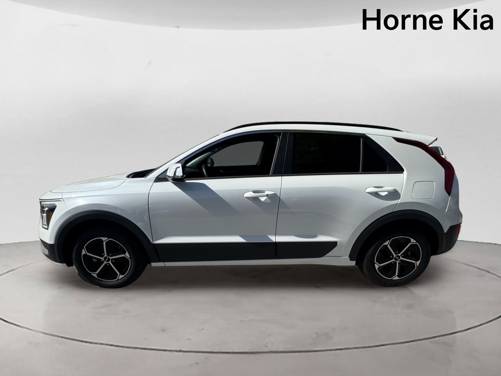 Certified 2024 Kia Niro EX FWD image 6