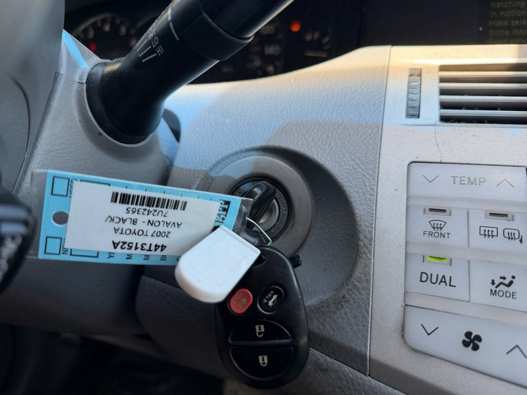 Used 2007 Toyota Avalon XLS FWD image 22