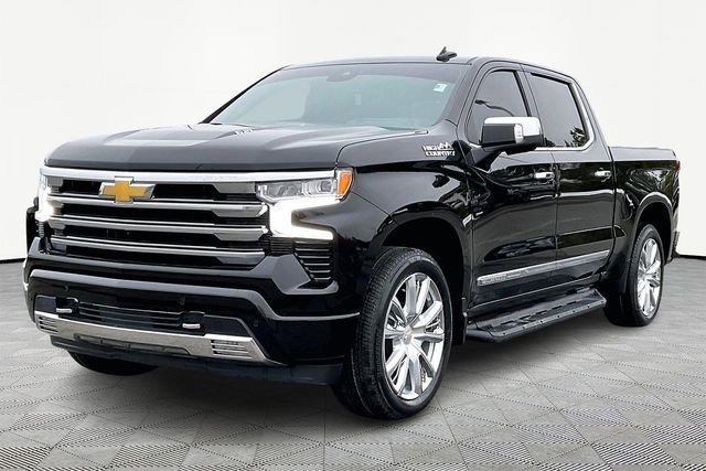 Used 2024 Chevrolet Silverado 1500 High Country w/ Technology Package image 3