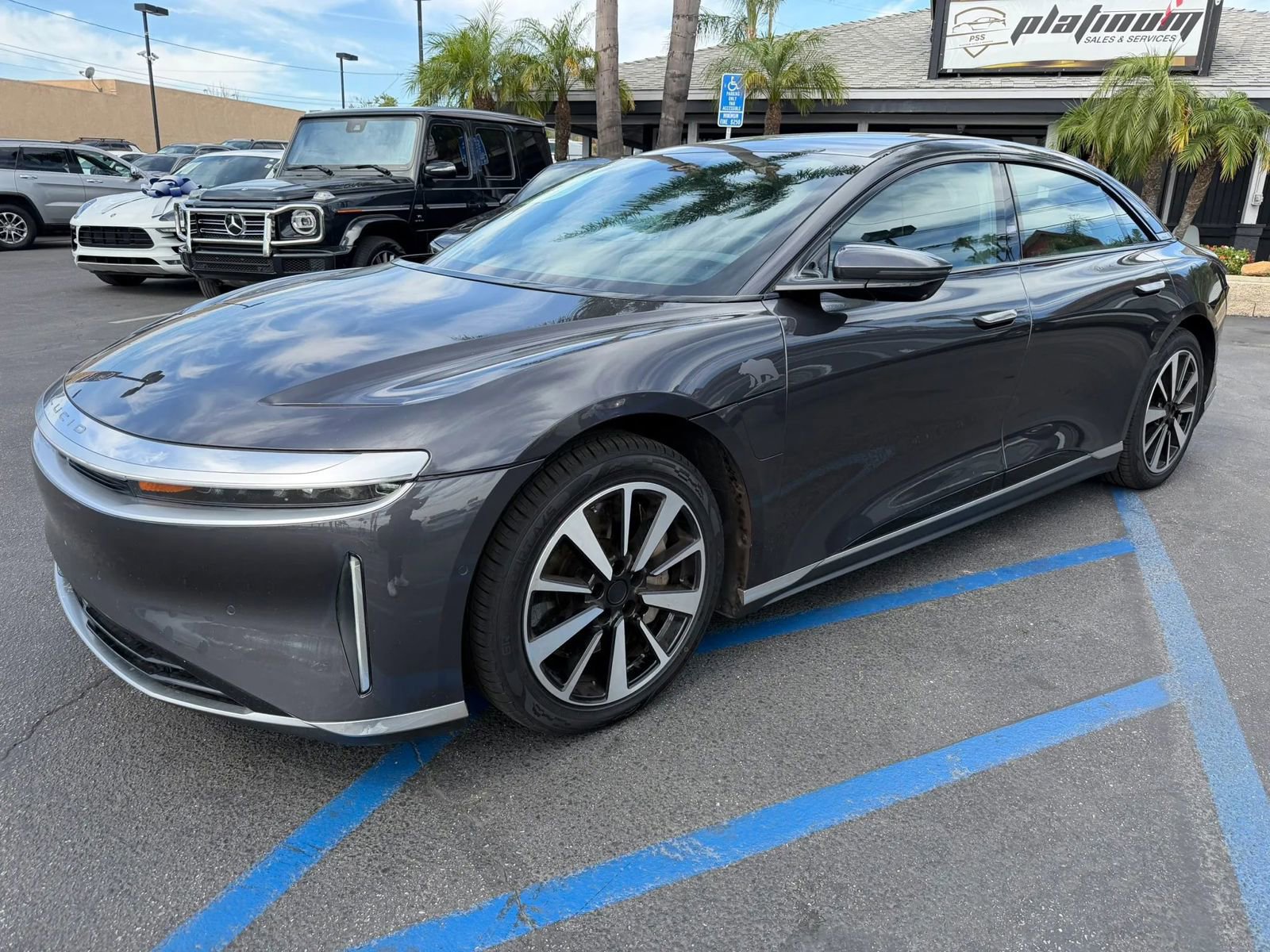 Used 2023 Lucid Air Pure image 3