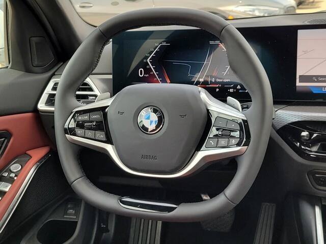 Used 2025 BMW 330i Sedan w/ Convenience Package RWD image 31