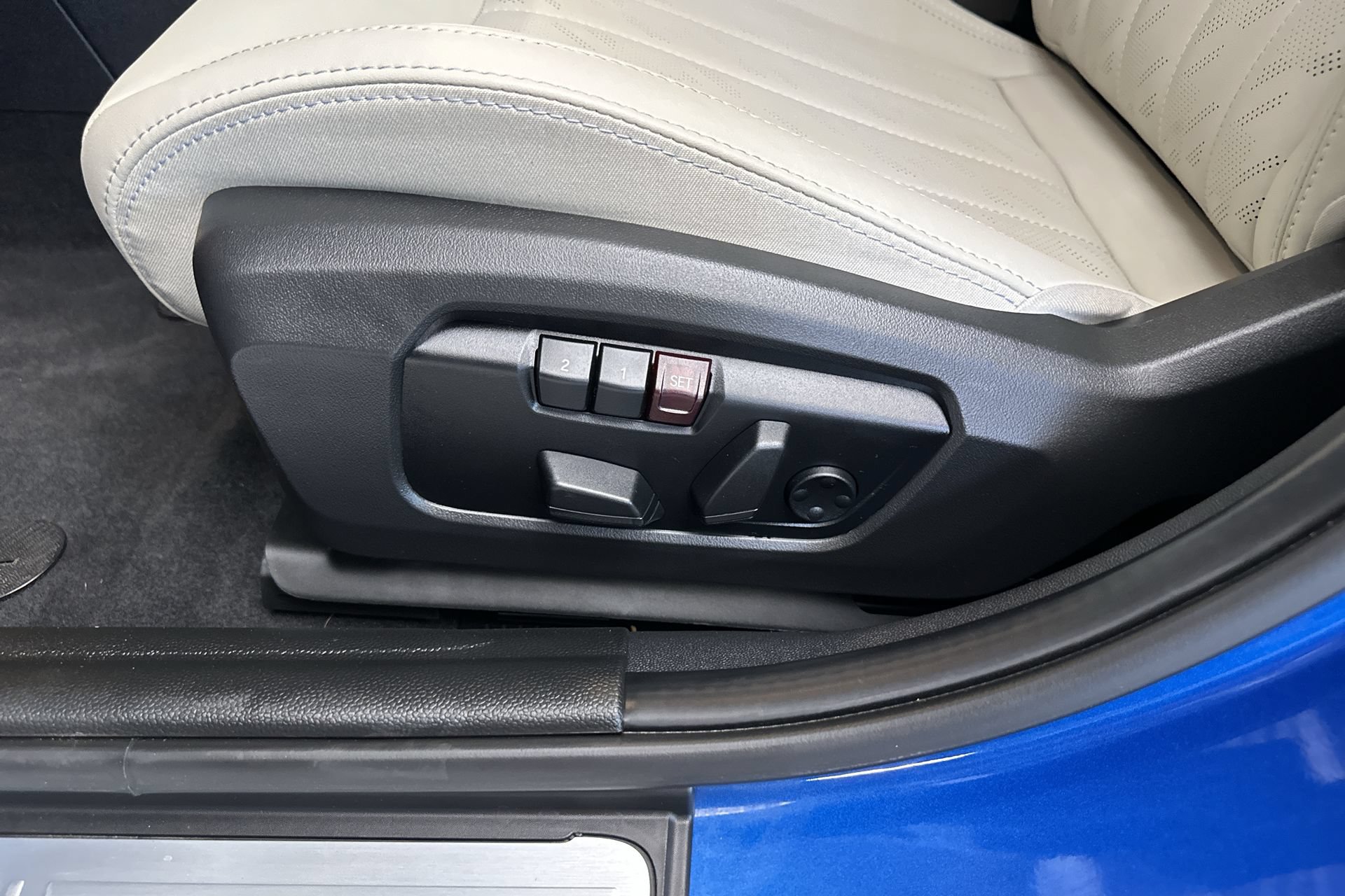 Used 2026 MINI Cooper 4-Door Hardtop FWD image 14