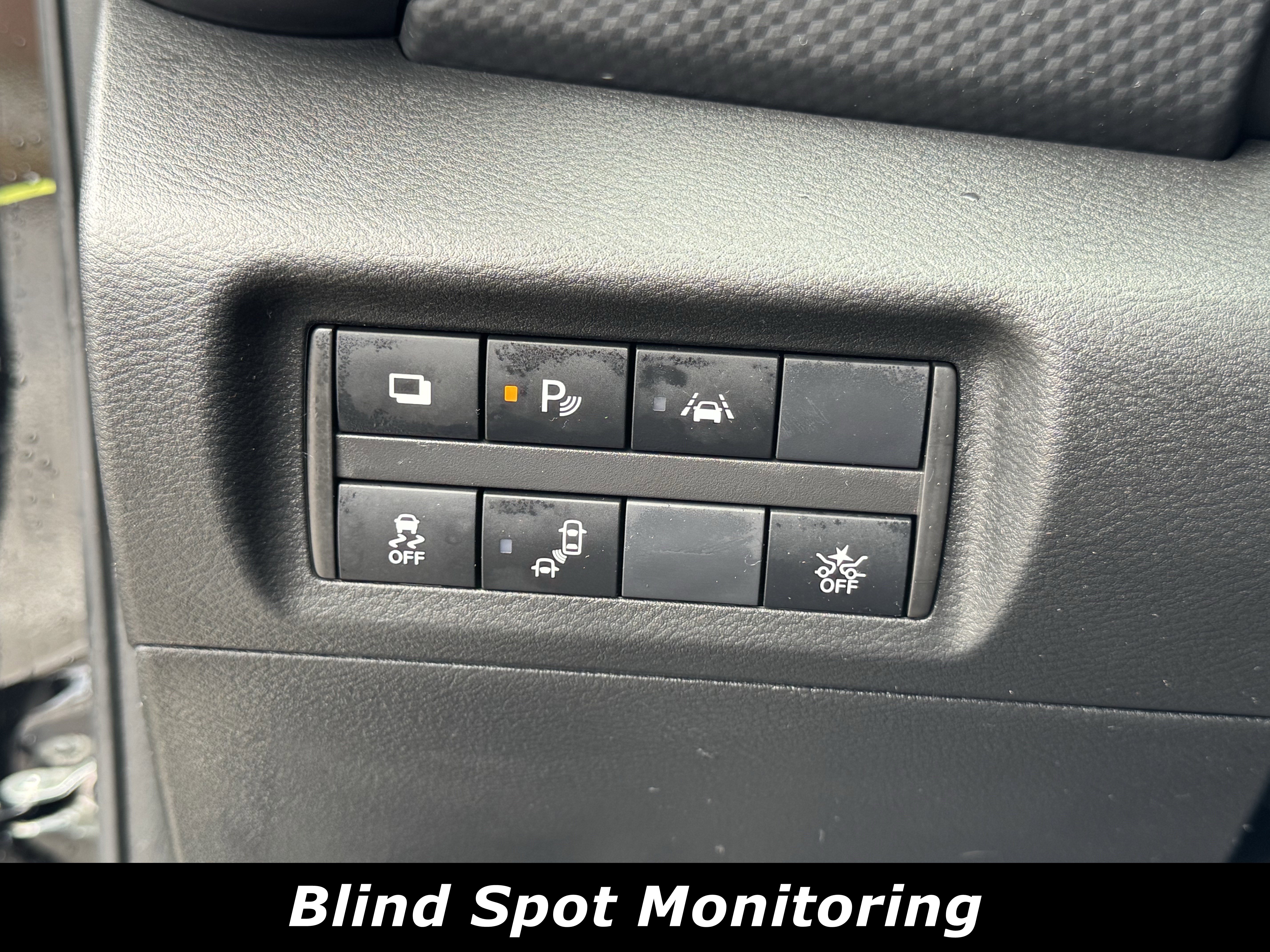 Certified 2025 Nissan Kicks Play S image 5